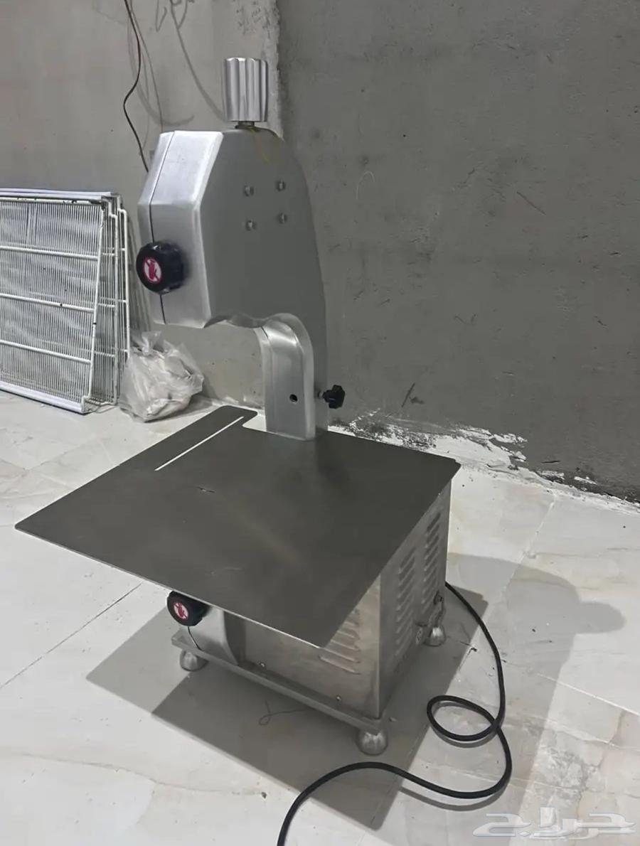 Meat Saw and Tongs64576325886849110