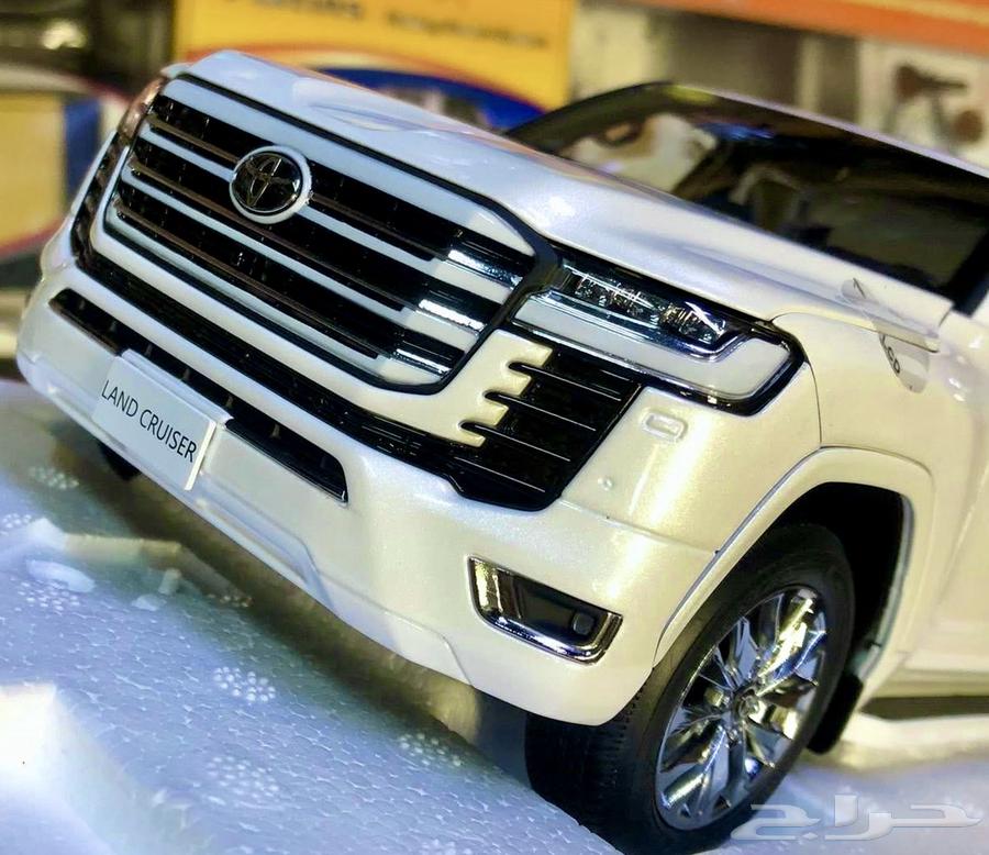 مجسم اصلي سيارة تويوتا لاندكروزر فاخر جدا64578006521731110