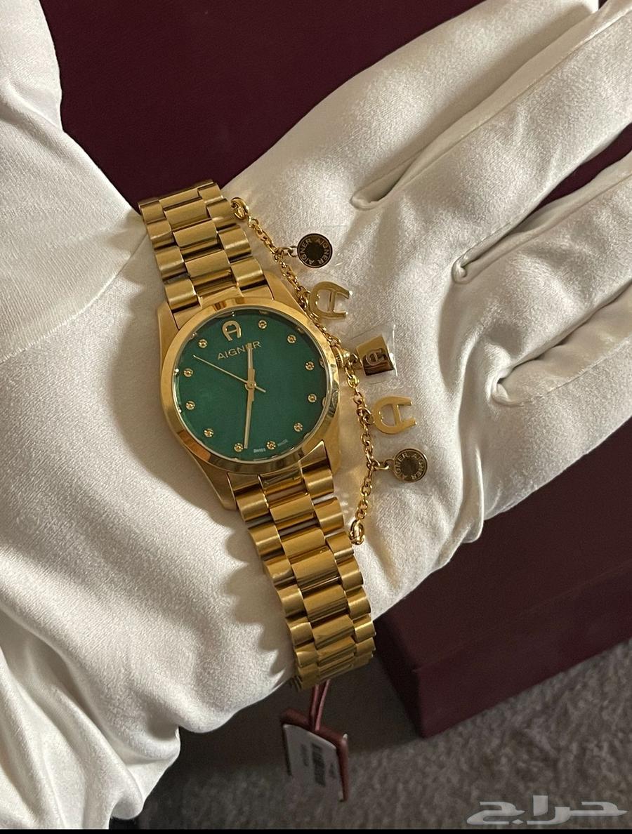 Various authentic watches64418322858498113