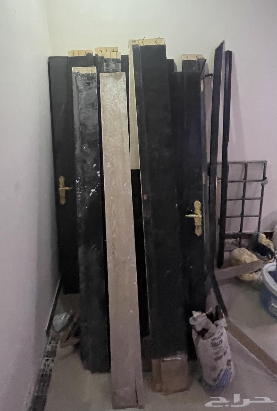 ابواب خشب وشباك المنيوم للبيع64415209067010110