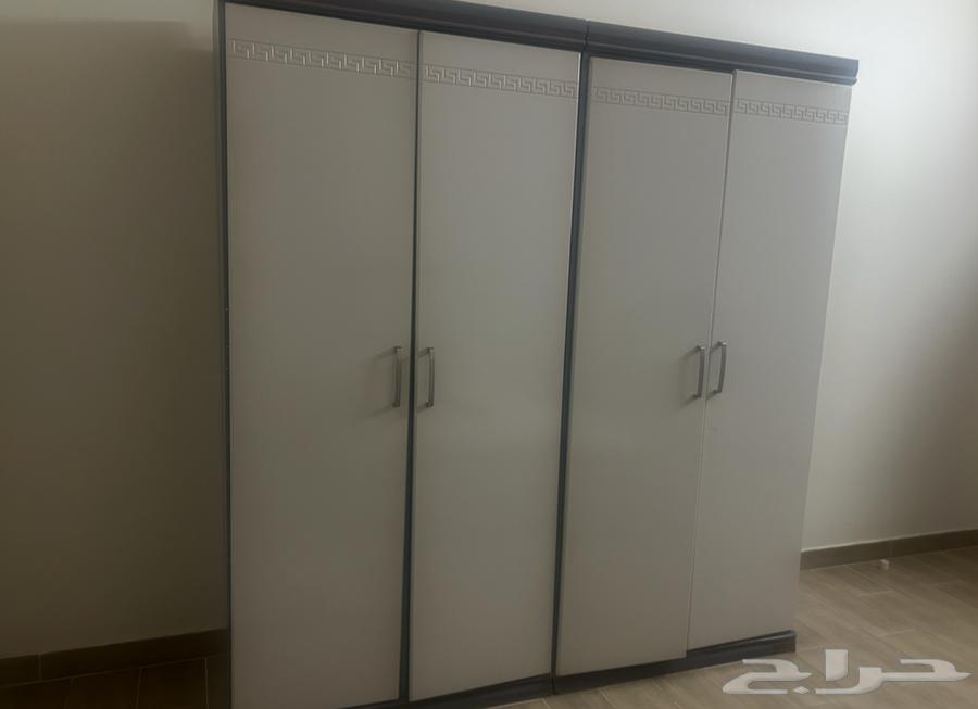 سرير ودولاب ظرفتين واثنين تعليق ب 25064416967791873111