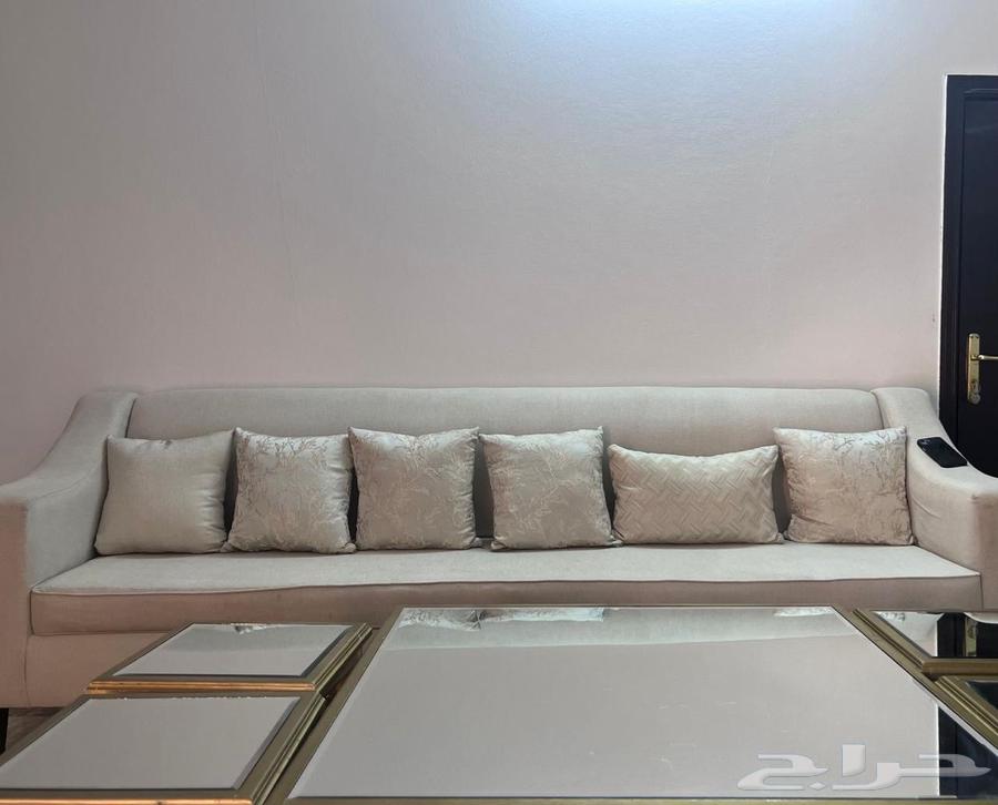 New sofa, simple use and slight wear, reason for sale I want a floor seating64415007388930111