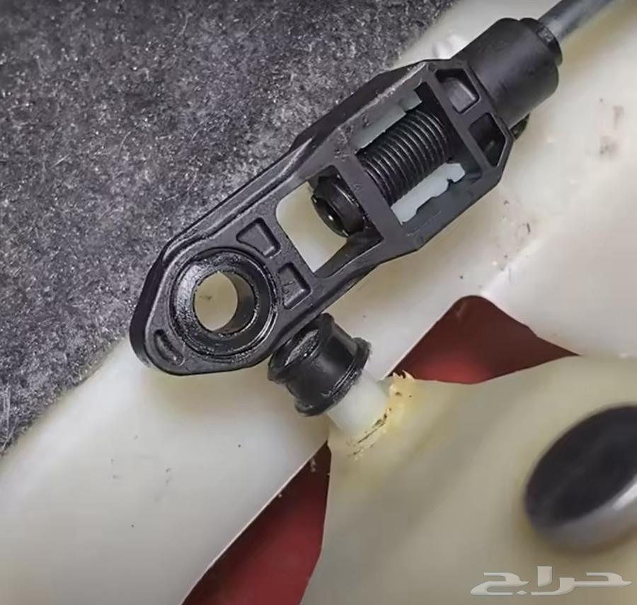 ربله - جلبة - جلده قير عصا الجير تصلح لاغلب السيارات64573263209345114