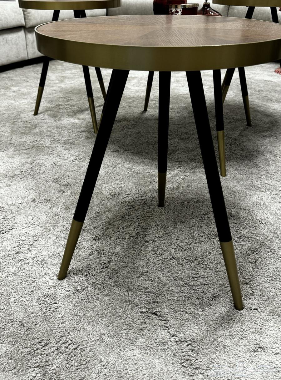 طاولة أنيقة وفاخرة للبيع64417508703618112