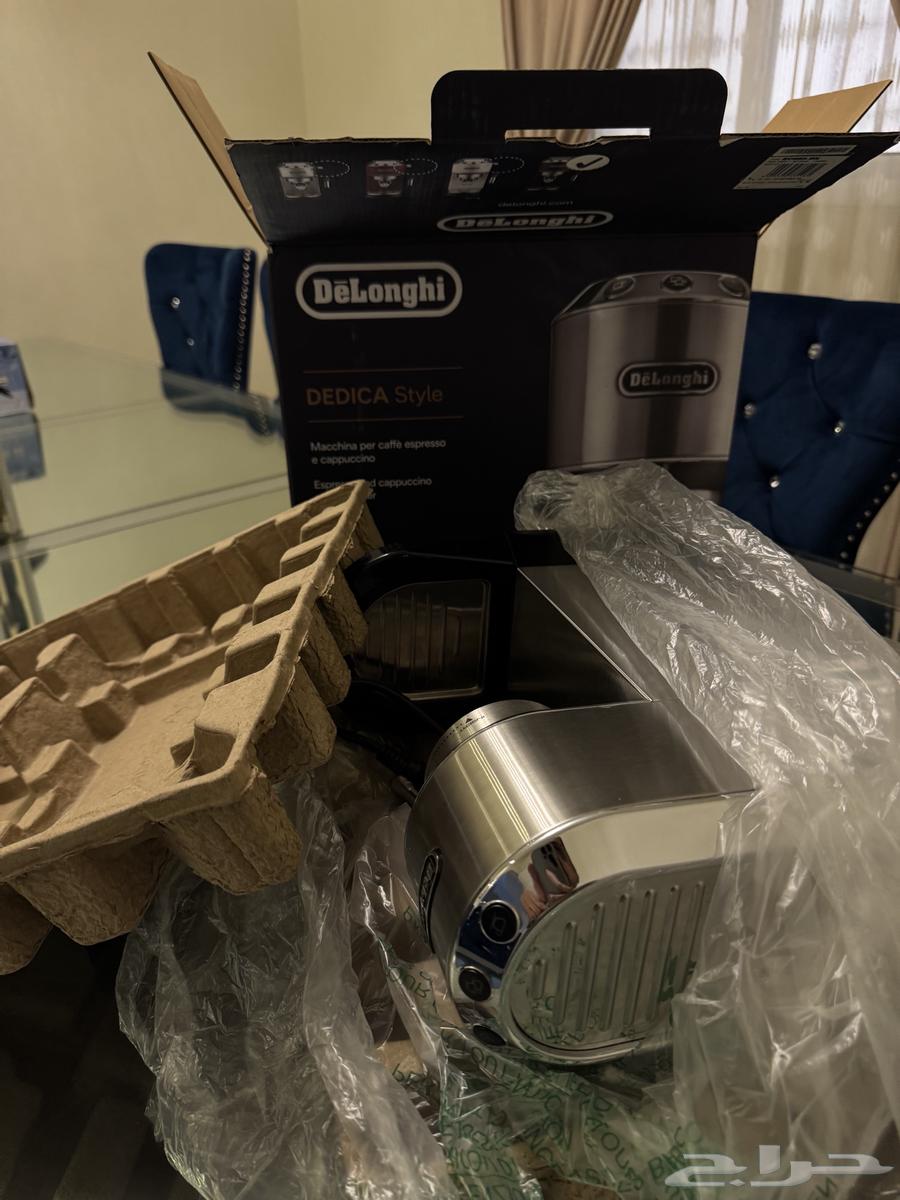 مكينة قهوة شبة جديدة64416413563522110