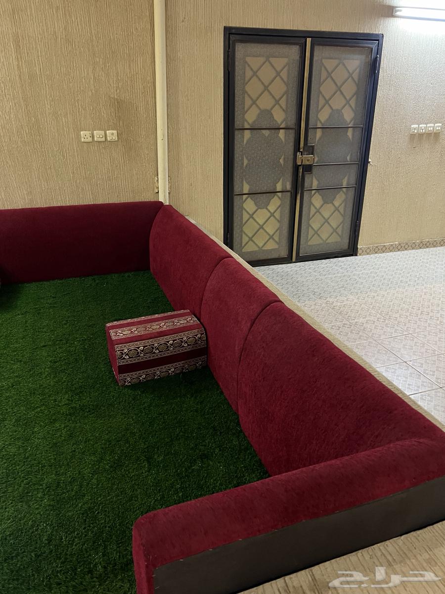 مجلس ملحق نظيف لاشق ولا كسر64413126386945112