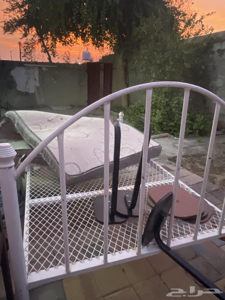 للبيع كرسي حديد64418594317058110