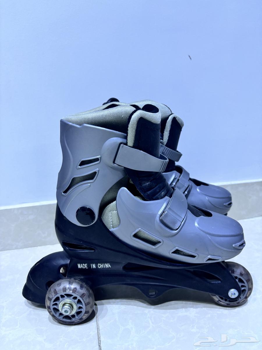 2 حذاء لعبة سكيت مقاس 29-32 لون أسود و رمادي64418634776835112