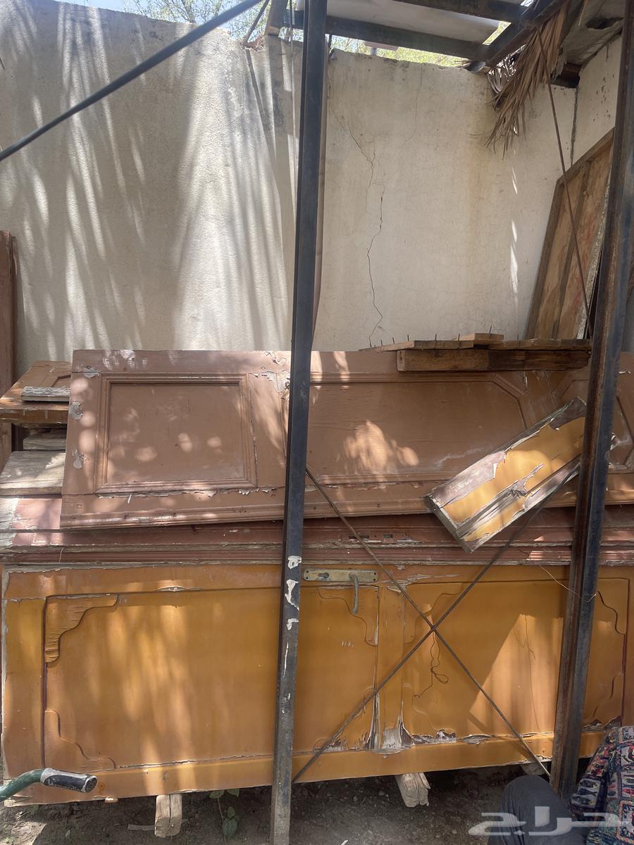 ابواب خشب مستعمله مقنو البعض منها بكواليتي ومفصلاته64414448092418111