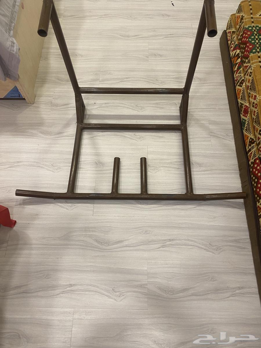 Self-lifting device64415384265218112