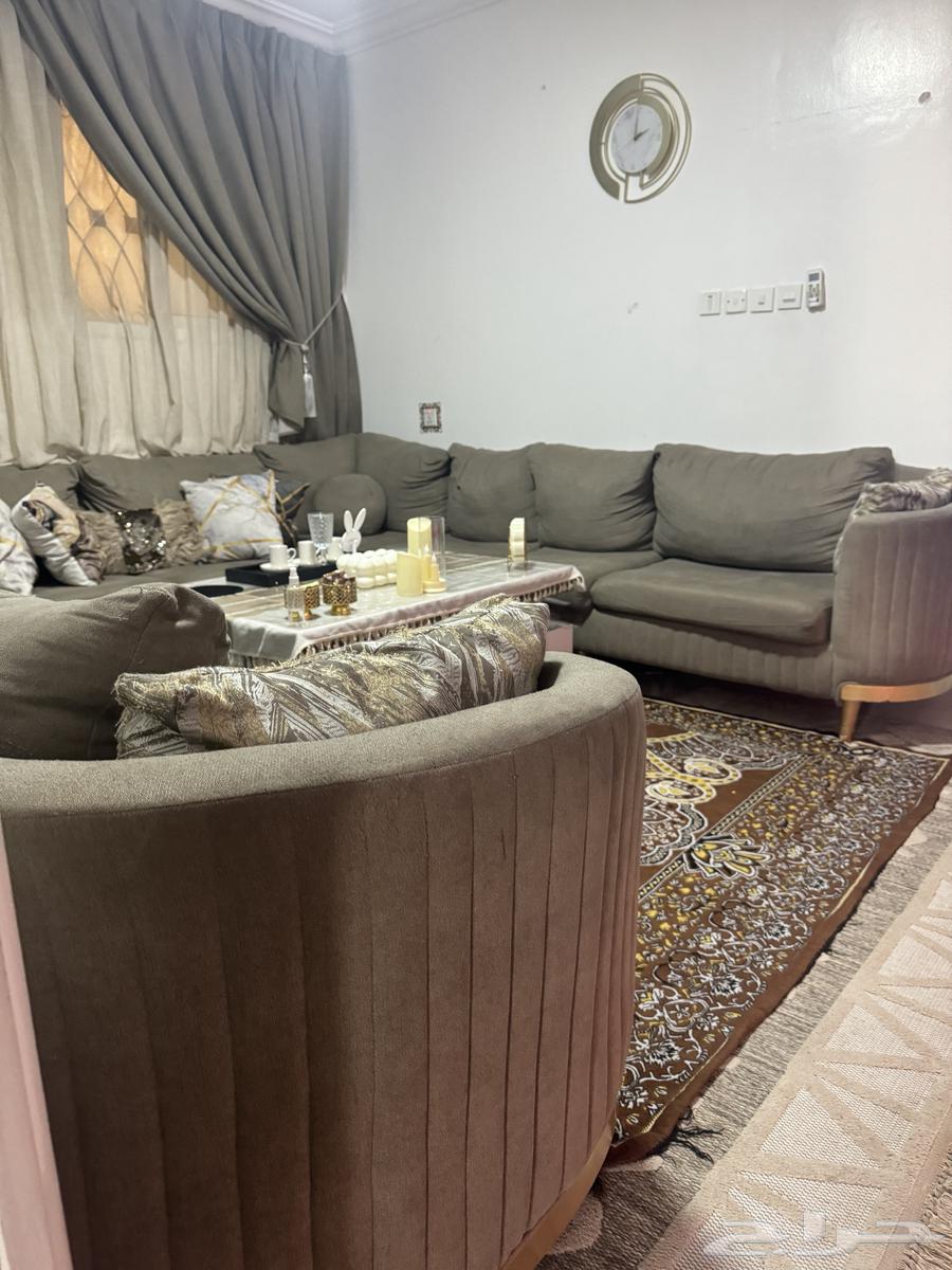 Clean sofa, no defects, almost new64415128204418111
