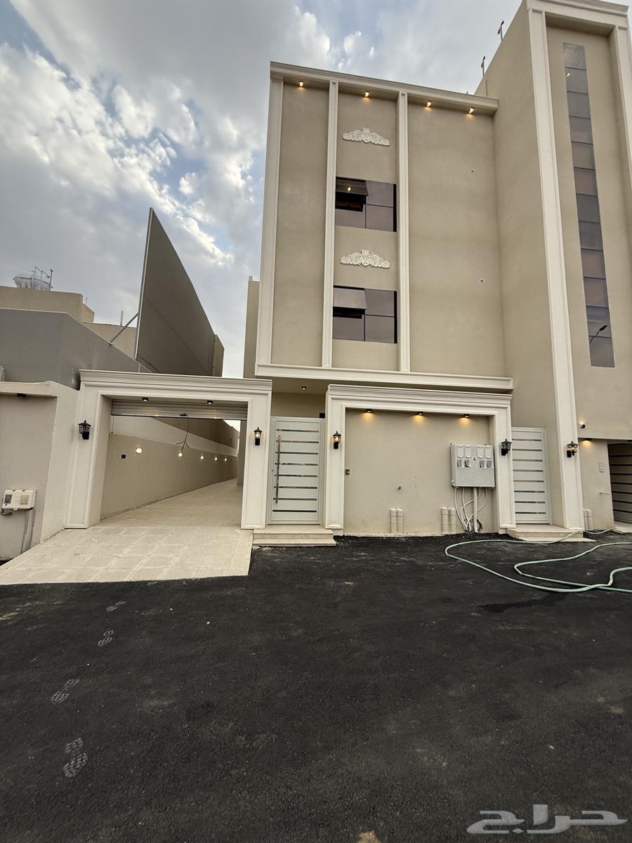 Apartments for sale, ground and upper floors, with roof, located in Meshb Al-Nar, one of the subdivisions of Al-Burayd64141830061314114