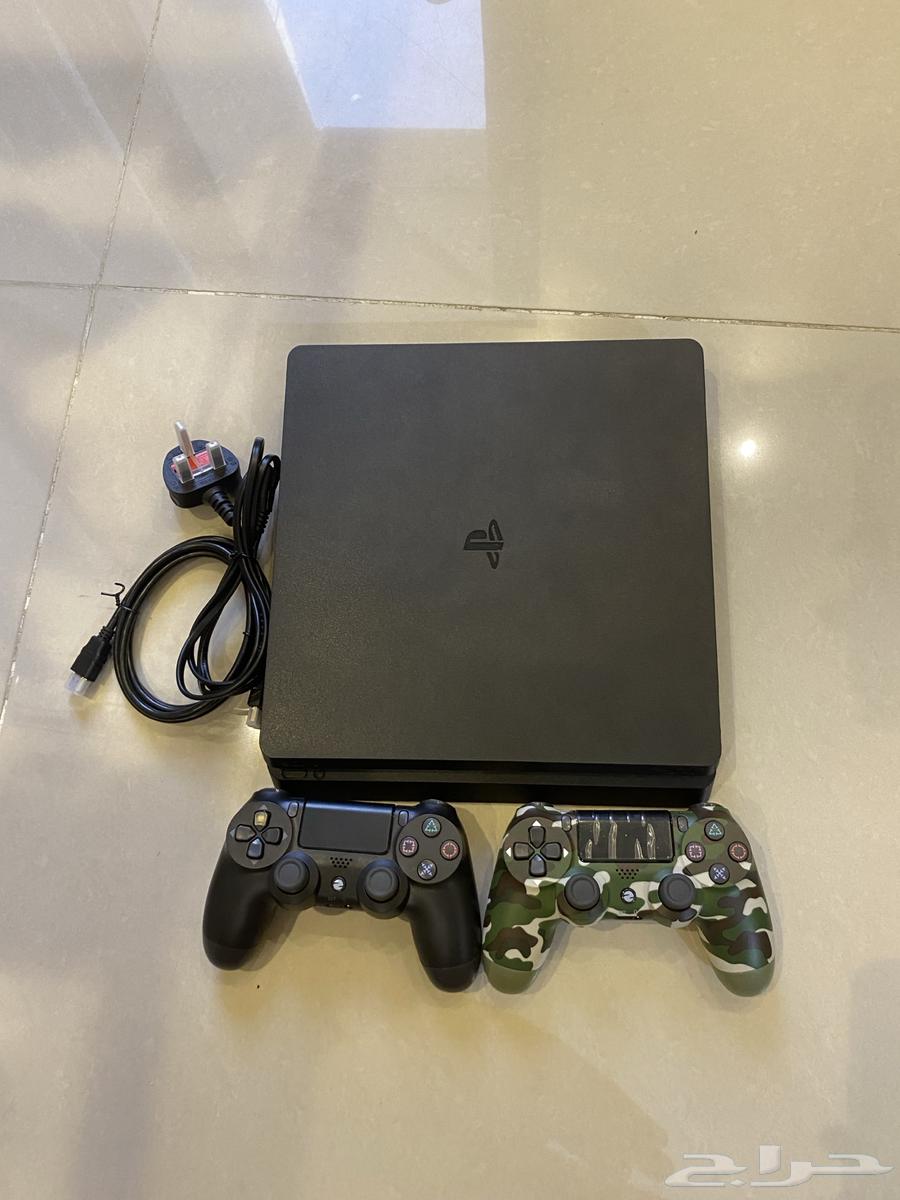 Sony 4 hacked with over 100 games installed and two controllers64415020477185110