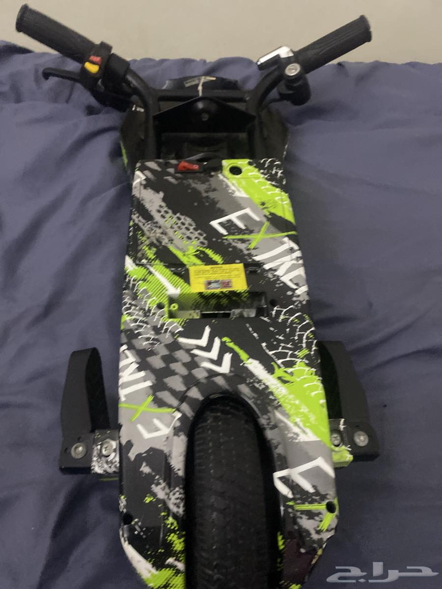 السلام عليكم اعرض لكم اسكوتر م كمل عندي شهر64416518949505111