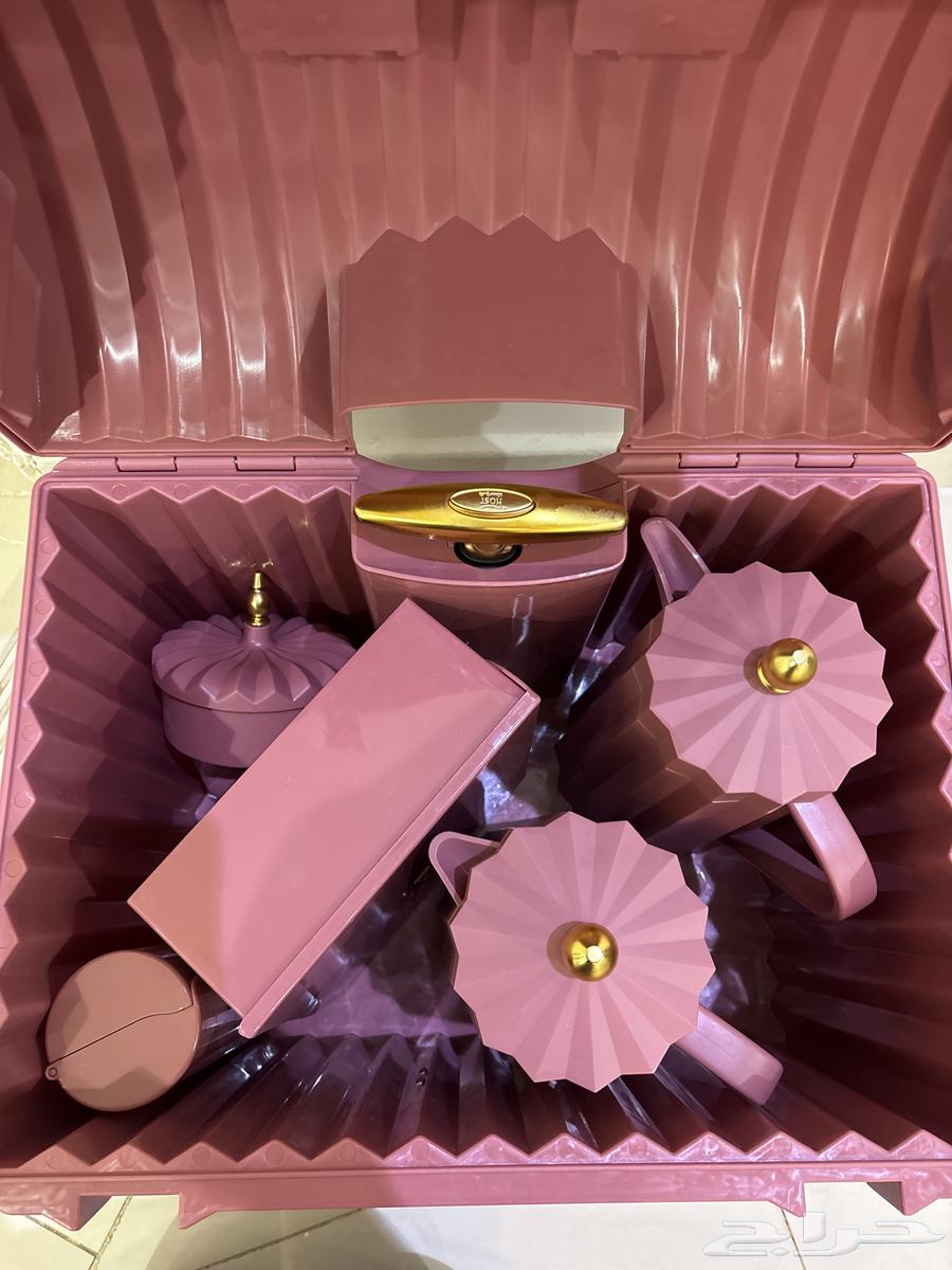 Portable Box for Outings, Gatherings, and Trips - New and Clean64418634809601111