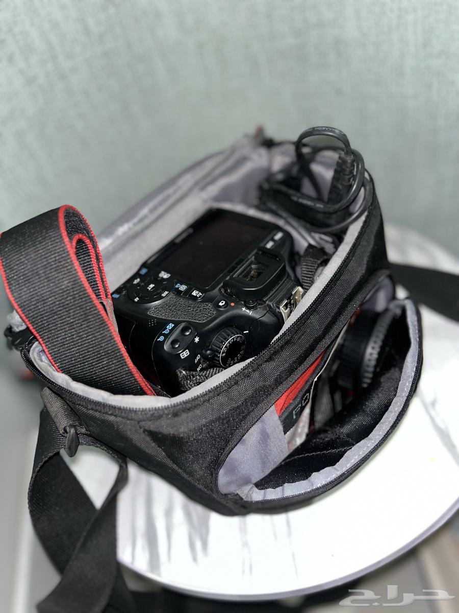 للبيع كاميرا كانون eos 550D64413772068355112