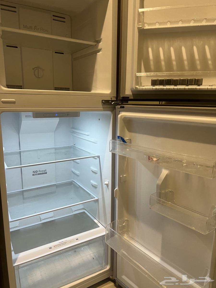 ثلاجة شبه جديده بحالة ممتازه64412575435523112