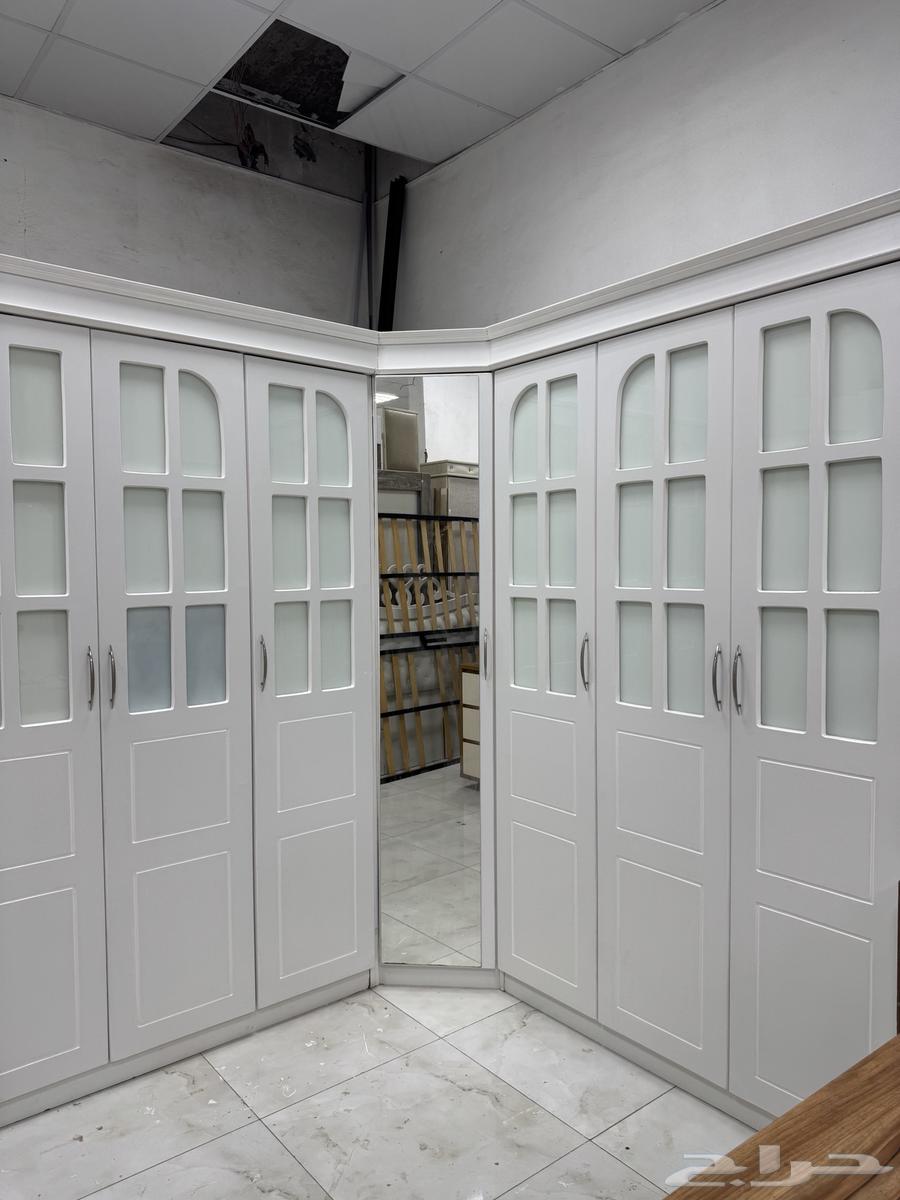 دواليب زاوية دواليب ملابس في غرفة نوم مستعملة نظيفة64412522059649110