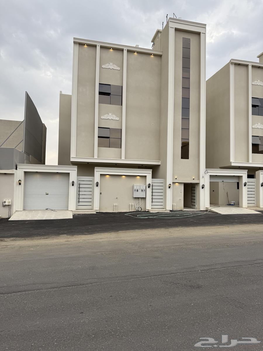 Apartments for sale, ground and upper floors, with roof, located in Meshb Al-Nar, one of the subdivisions of Al-Burayd64141830061314112