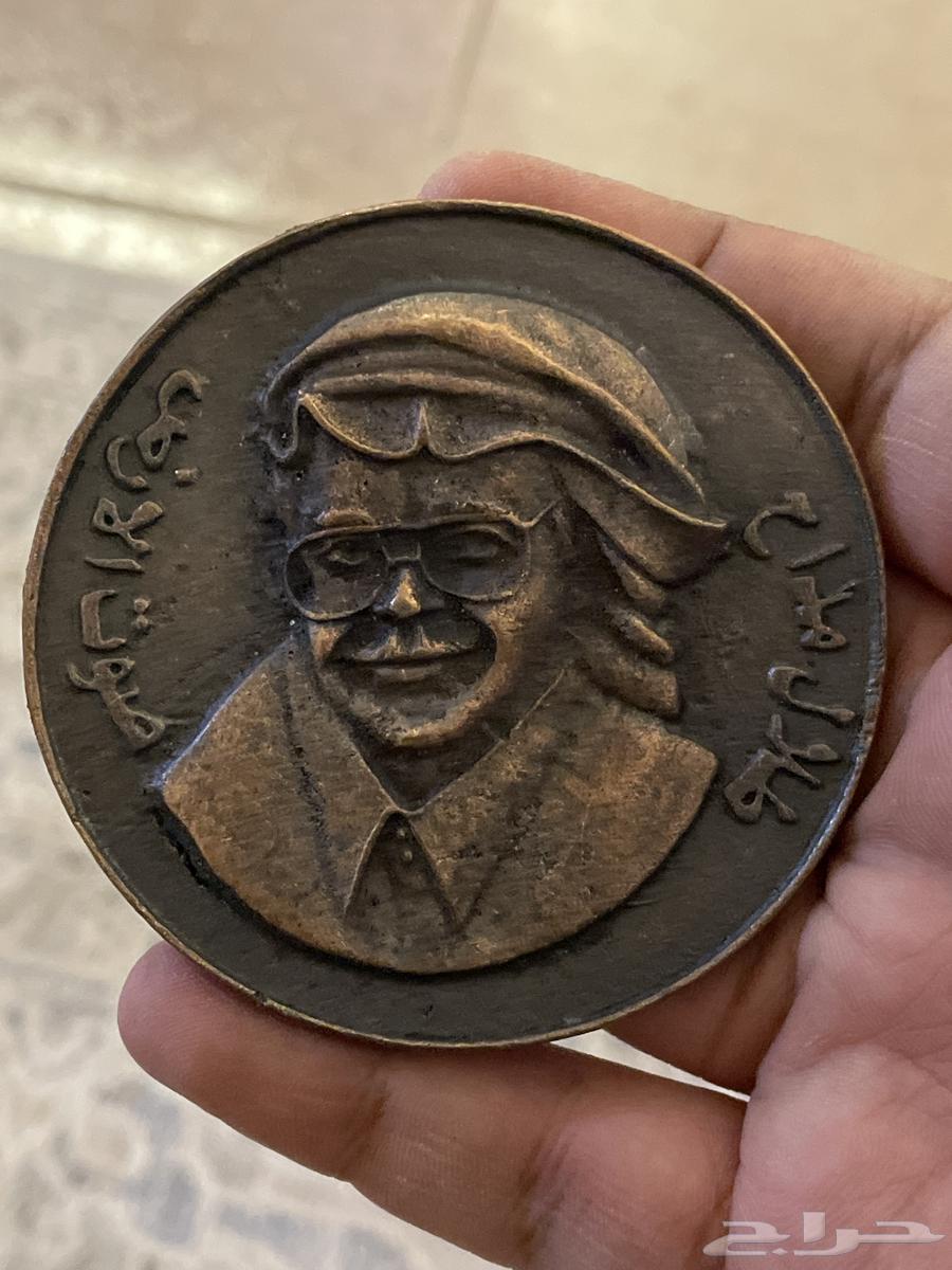 تذكار من النحاس أو برونز لطلال مداح64418417493251110