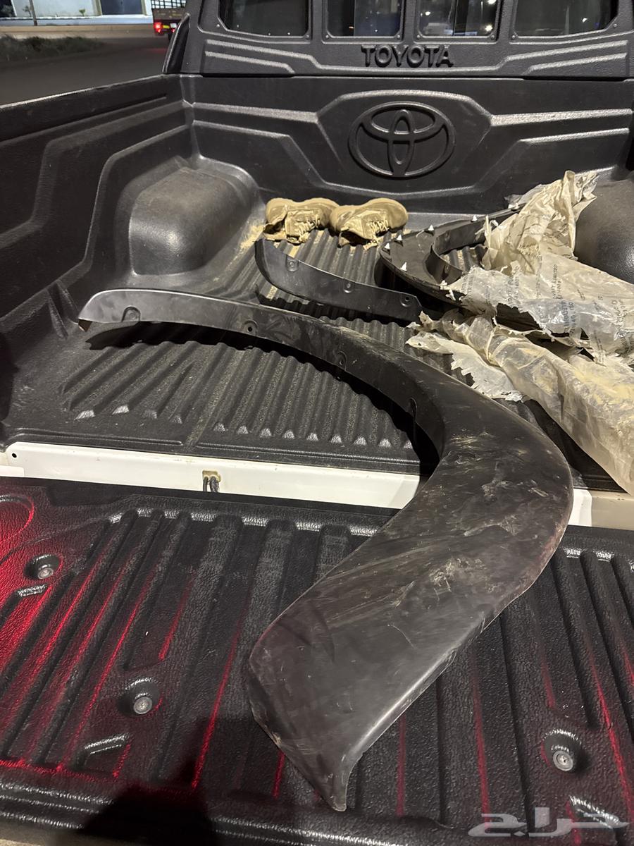 ثلاث رفارف هايلوكس موديل ( 2020-2024 )64576492792194110