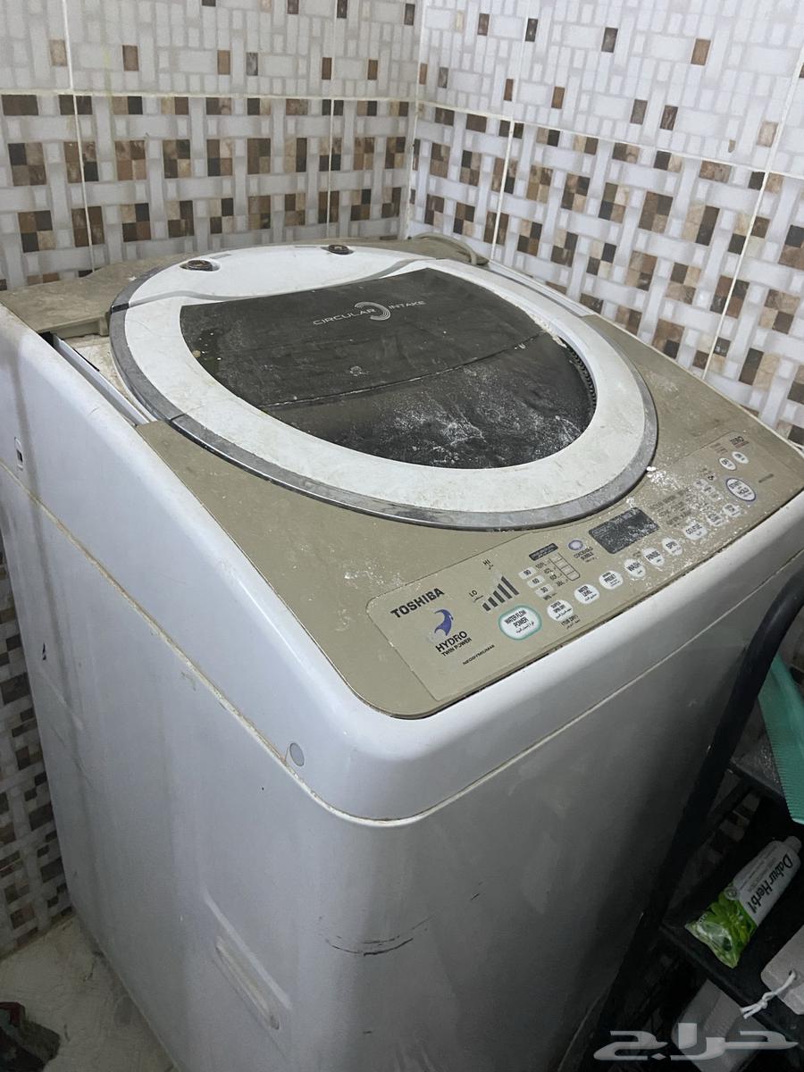 Two washing machines, one automatic and one manual64412292598785111
