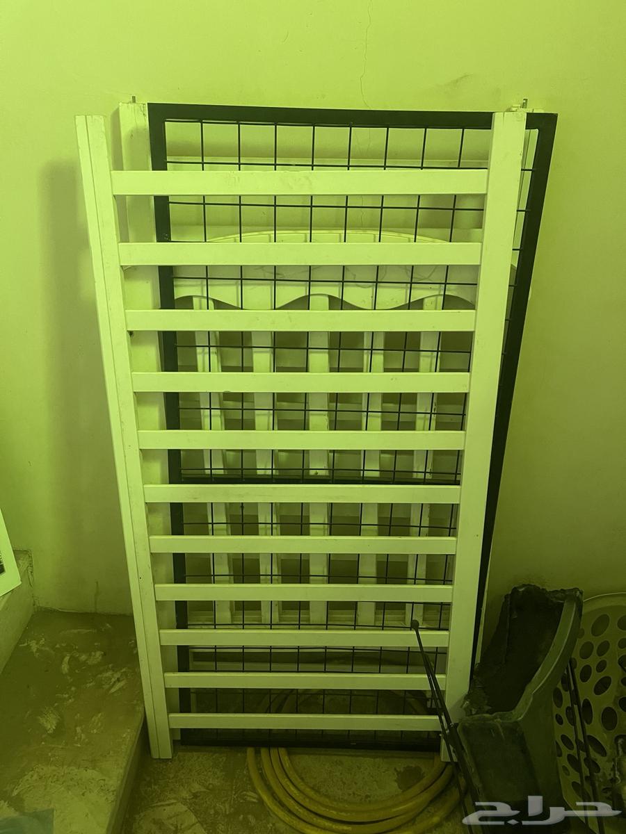 موجود طاولات نضيفه وطاوله شاشه وكرسي نوم أطفال كلها نضيفه64415451306243111