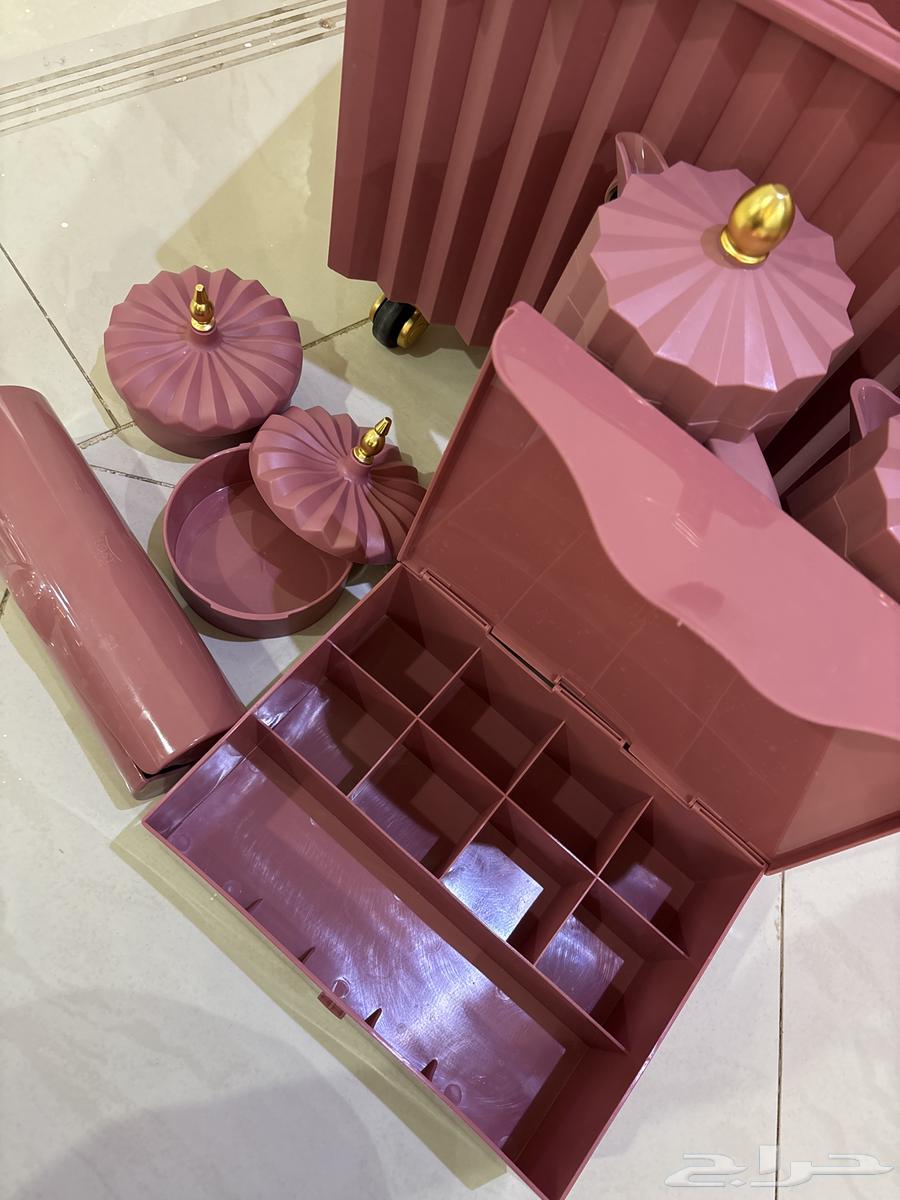 Portable Box for Outings, Gatherings, and Trips - New and Clean64418634809601113