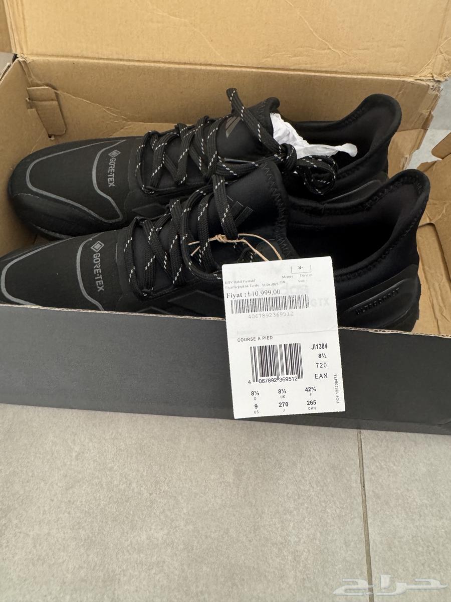 اديداس الترا بوست 5 لون اسود و ابيض اصلية64418404025346112