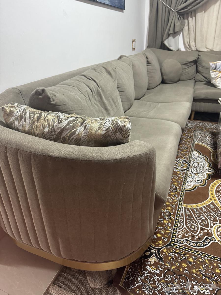 Clean sofa, no defects, almost new64415128204418113