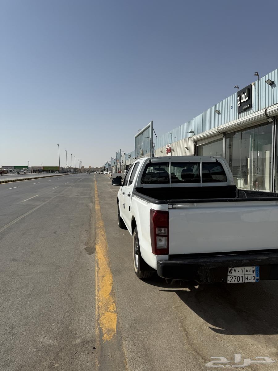 Isuzu van two-wheel drive from bumper to bumper 201664573741059331112