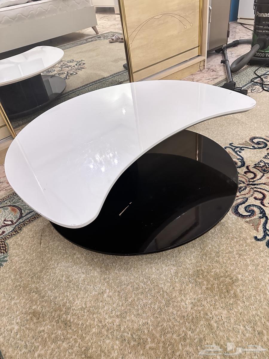 Round table64417088911106110