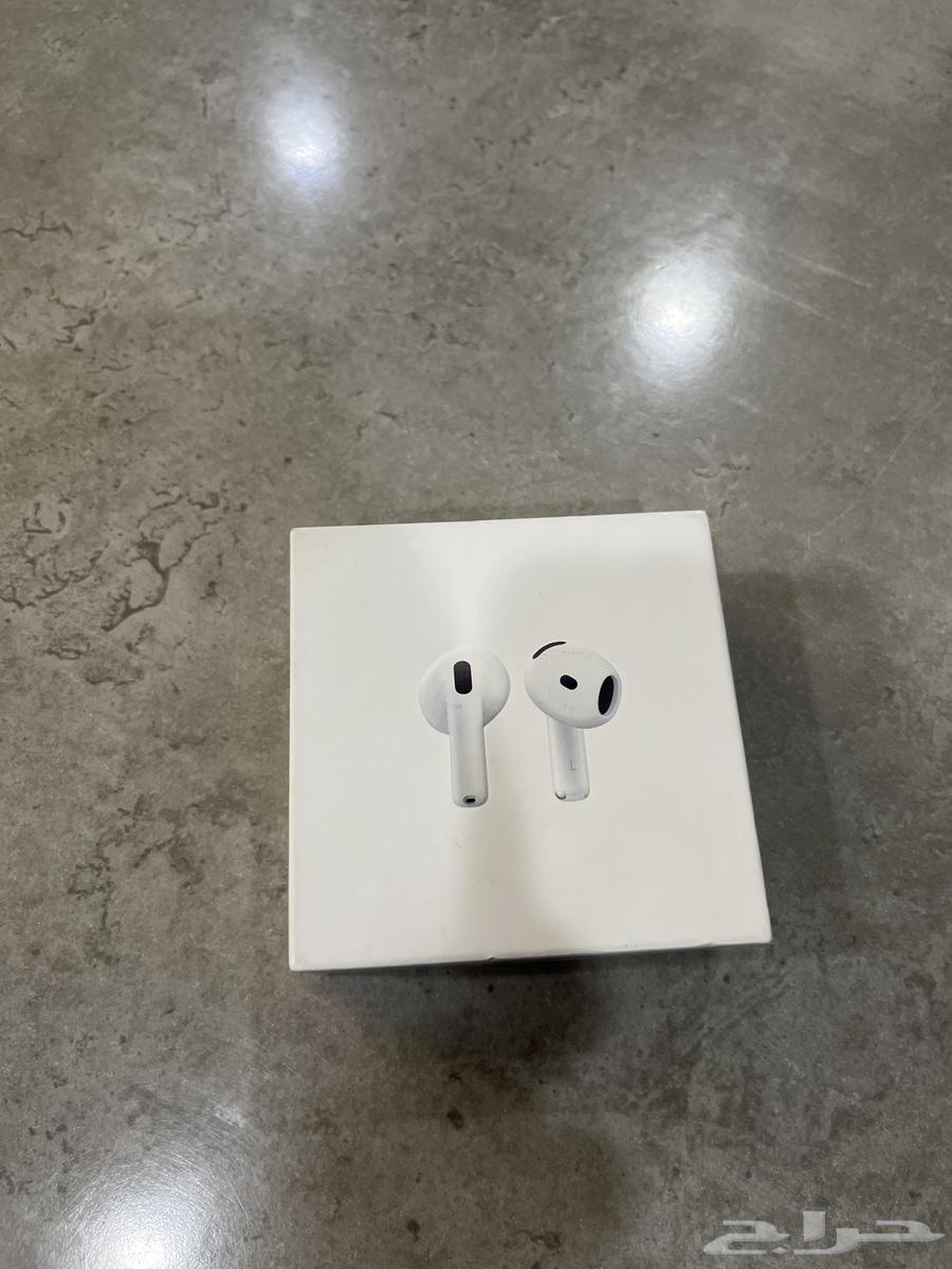Latest Apple earphones, new without isolator, still in box64414819668483110