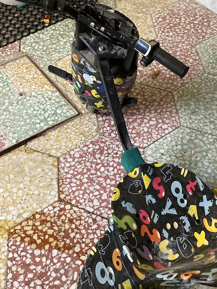 سكوتر جديد ما فيه شي الا الكفر الي ورا خربان سبب البيع بديل64414886484227112