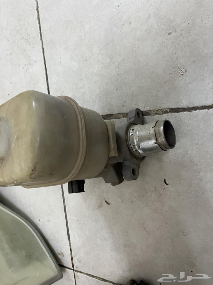 Anwar X exhibition from 2007 and above, wiper, box, and frame, all agency64575932294402114