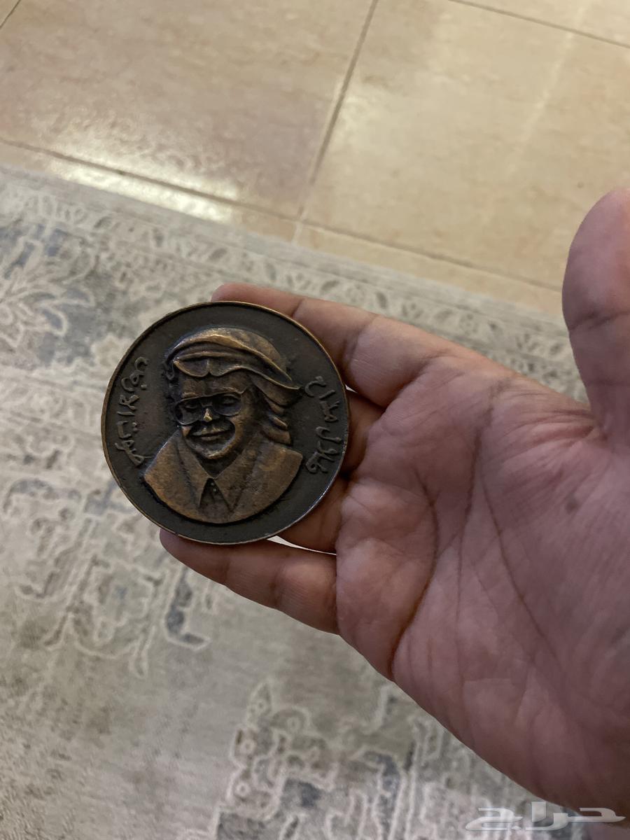 تذكار من النحاس أو برونز لطلال مداح64418417493251111