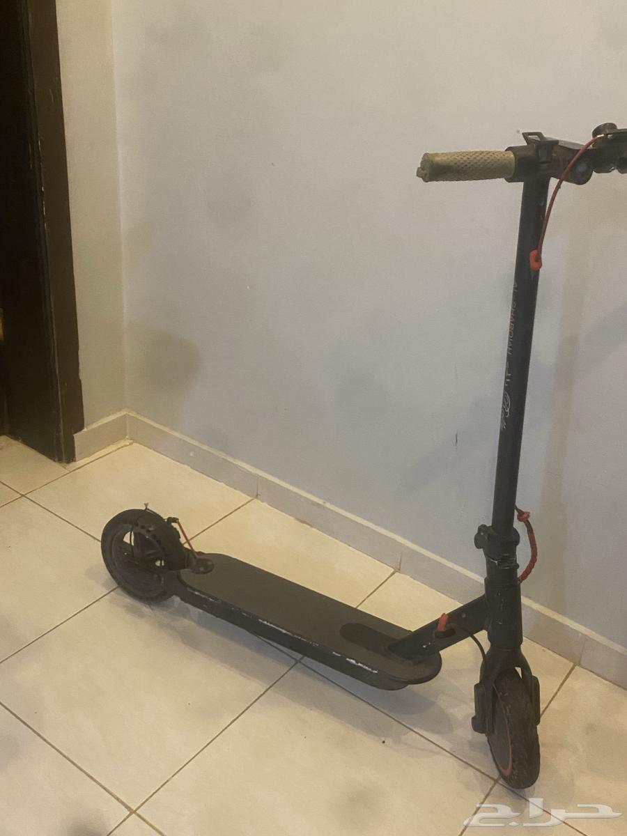 Excellent electric scooter, but the base that holds it is damaged64416227673603111