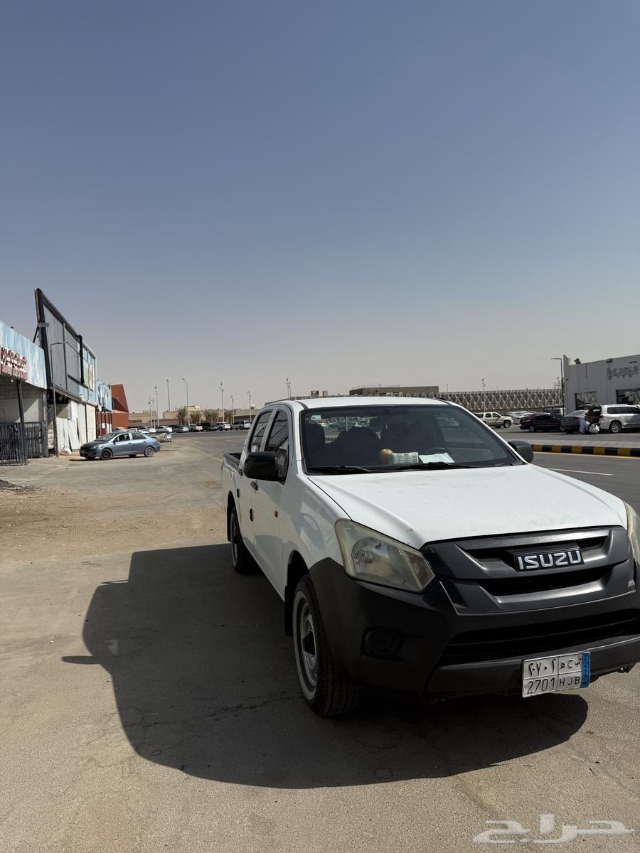 Isuzu van two-wheel drive from bumper to bumper 201664573741059331110