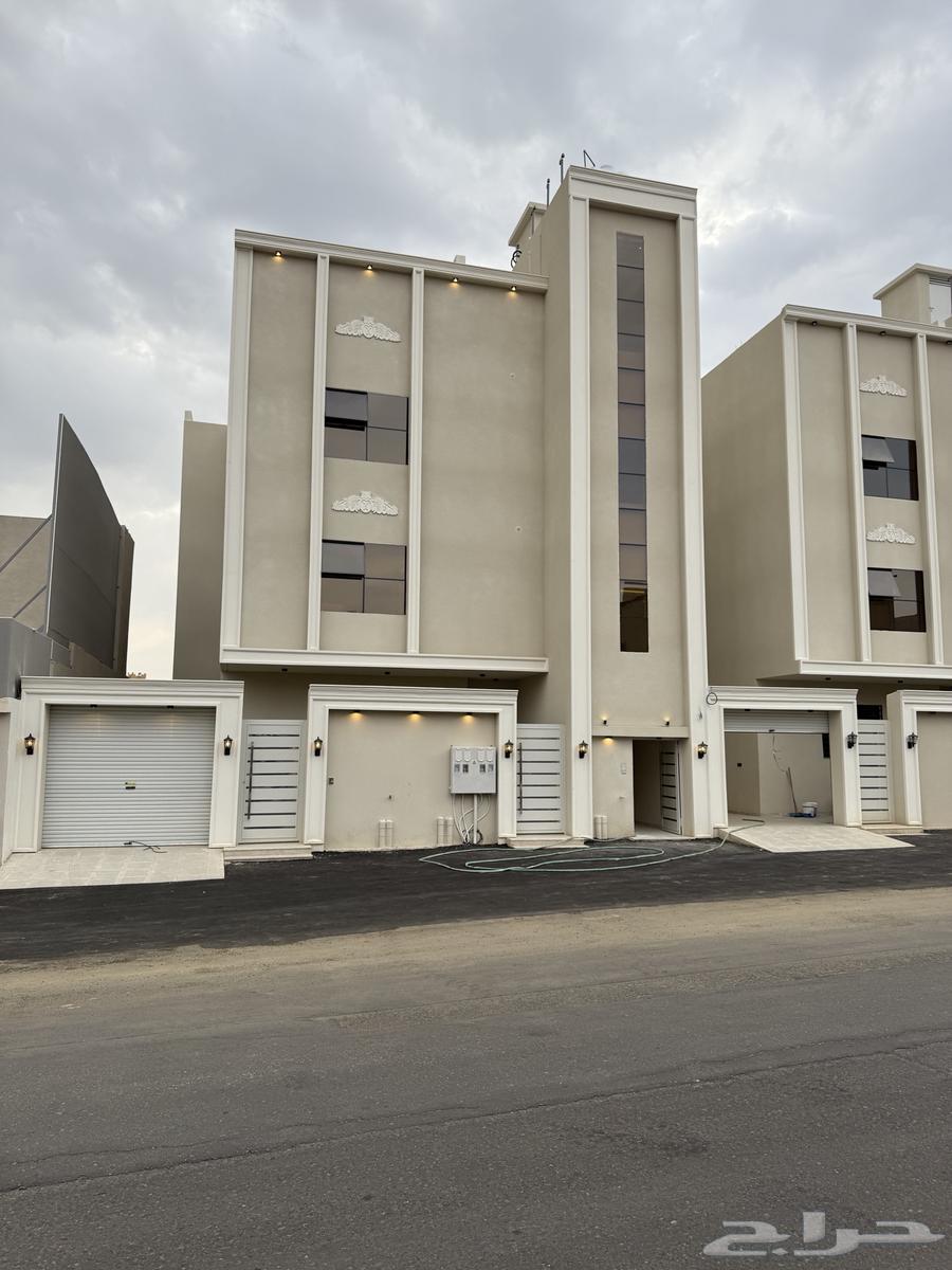 Apartments for sale, ground and upper floors, with roof, located in Meshb Al-Nar, one of the subdivisions of Al-Burayd64141830061314113