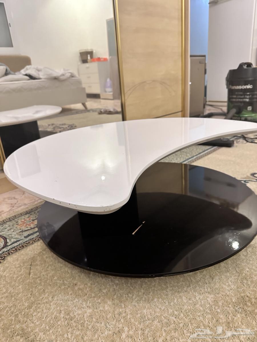 Round table64417088911106111