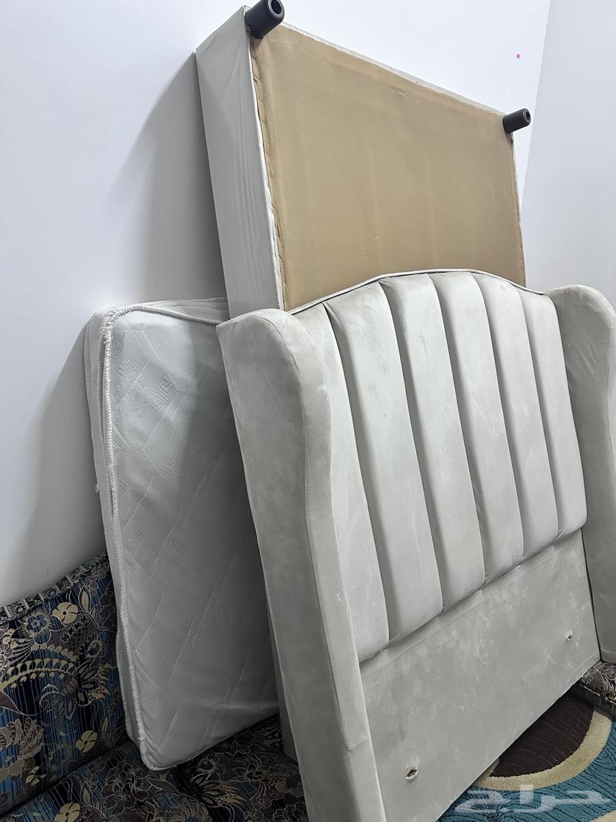 تخت نفر ونص مع فرشة جديدة64416373832321110