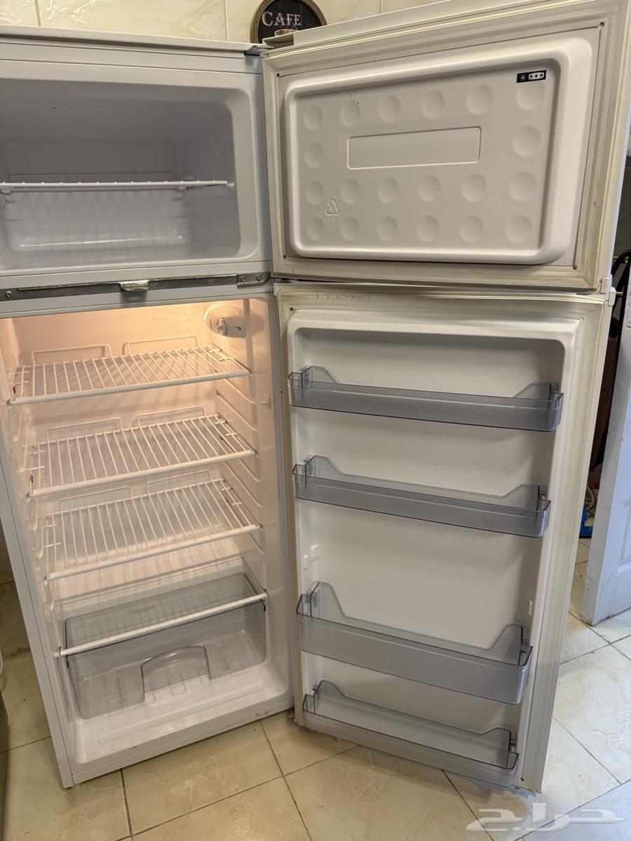 ثلاجه للبيع نظيفه64415746668546113