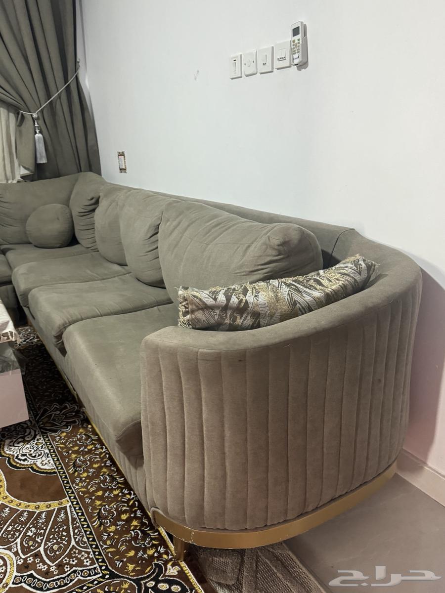 Clean sofa, no defects, almost new64415128204418112