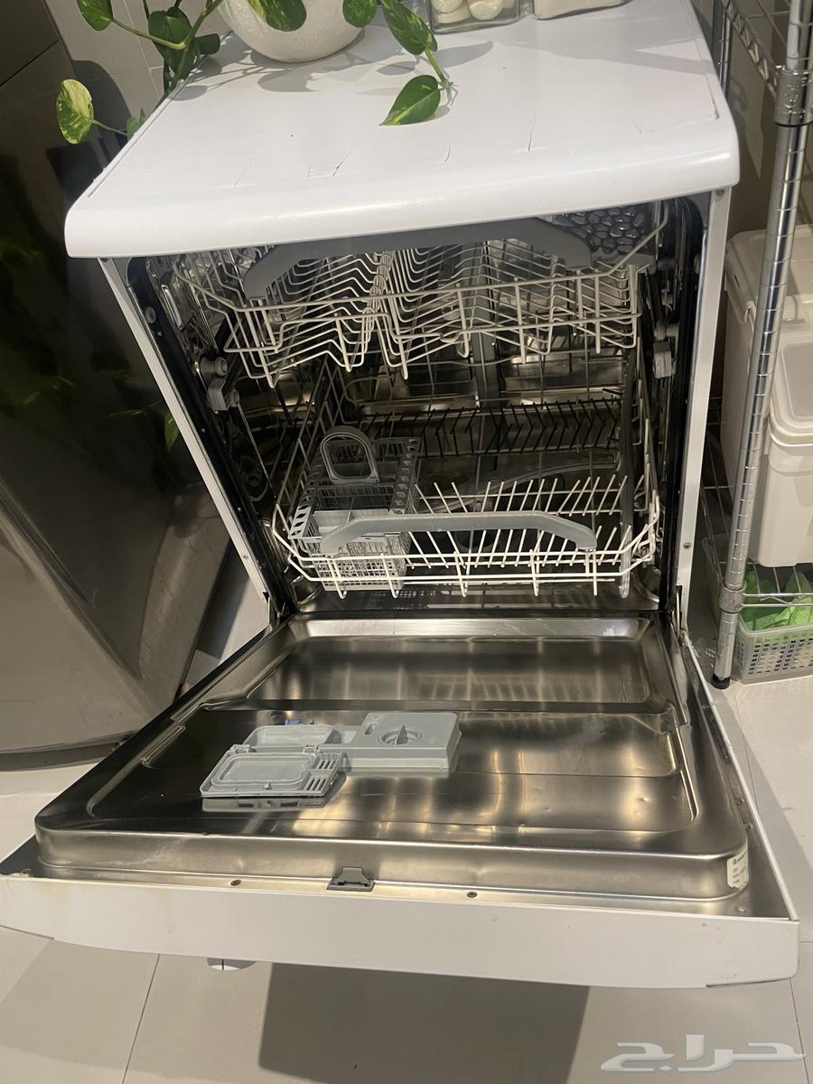 غسالة مواعين ارستون بحالة ممتازه64416875343233113