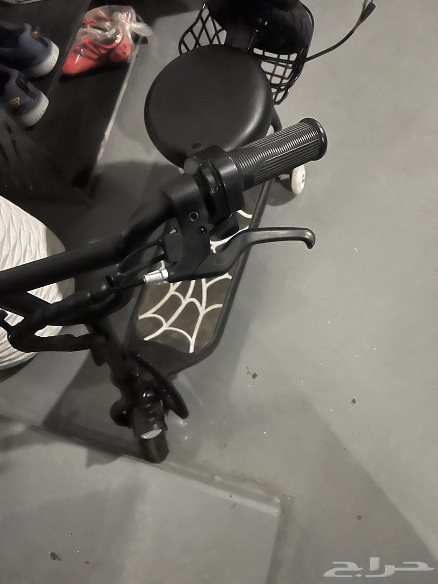 Scooter for sale, used for one month, like new64414144298241112