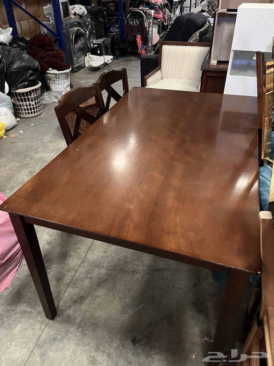 Clean table with six chairs64413904851842111