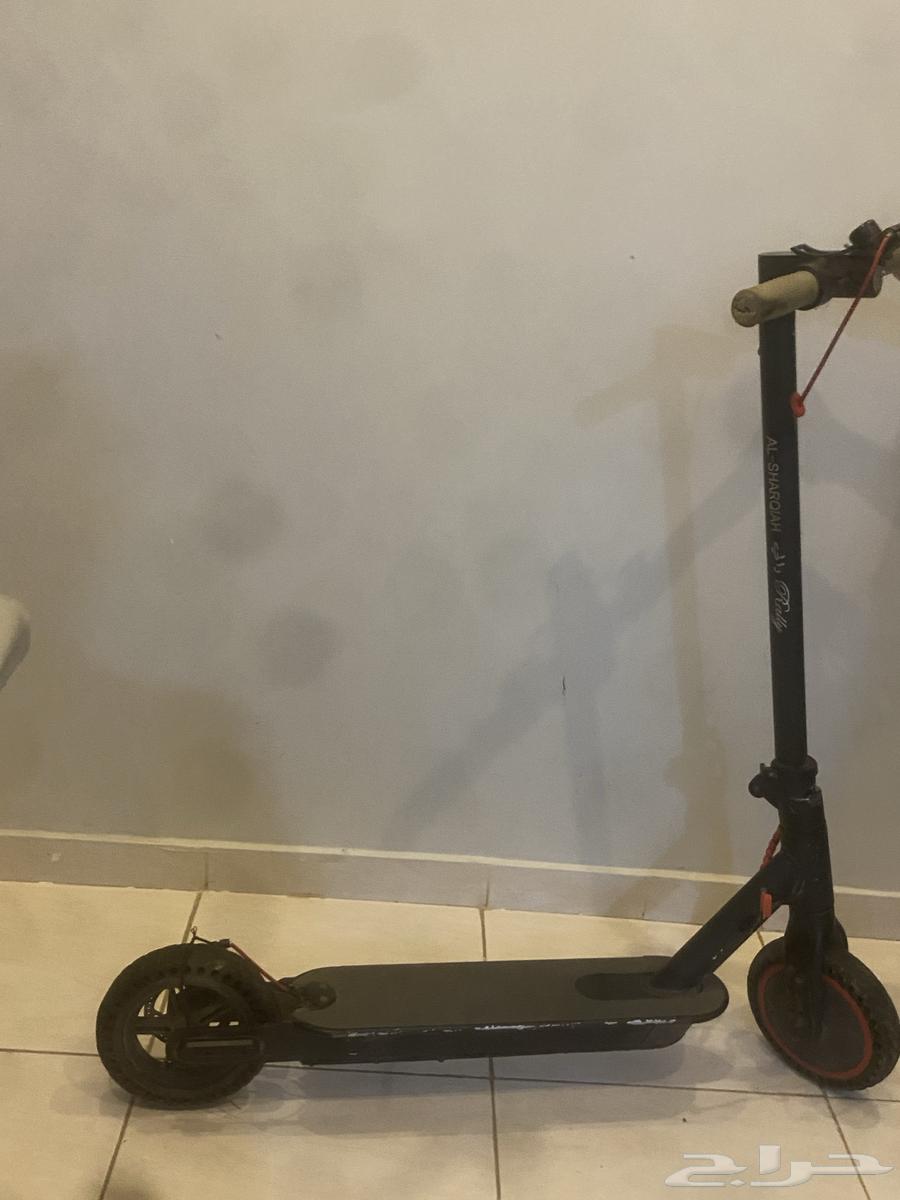 Excellent electric scooter, but the base that holds it is damaged64416227673603110