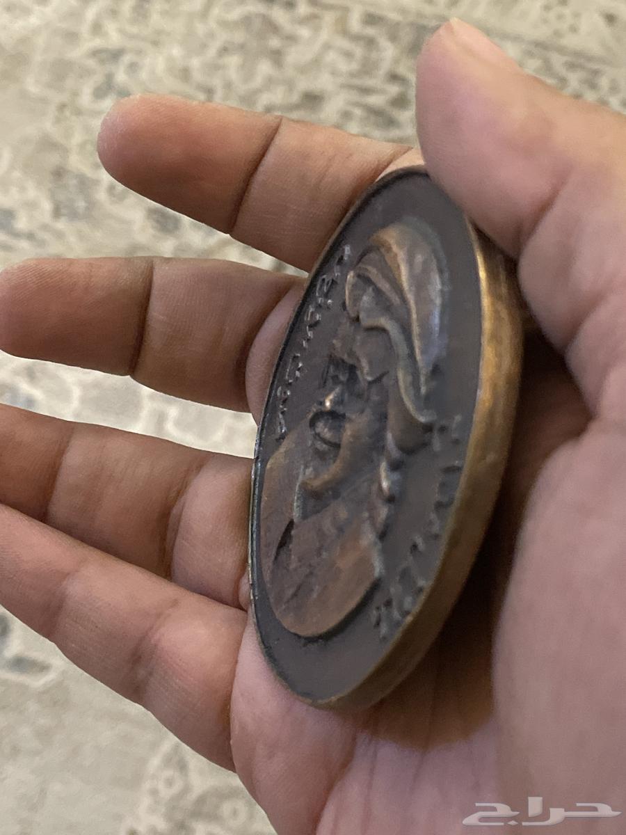 تذكار من النحاس أو برونز لطلال مداح64418417493251113