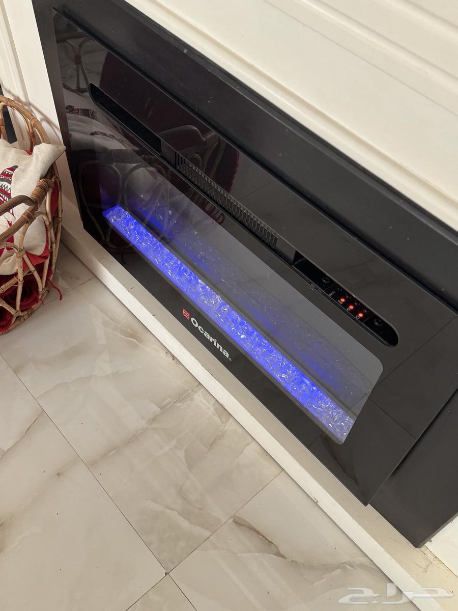 Fireplace with heating device64414289789698114