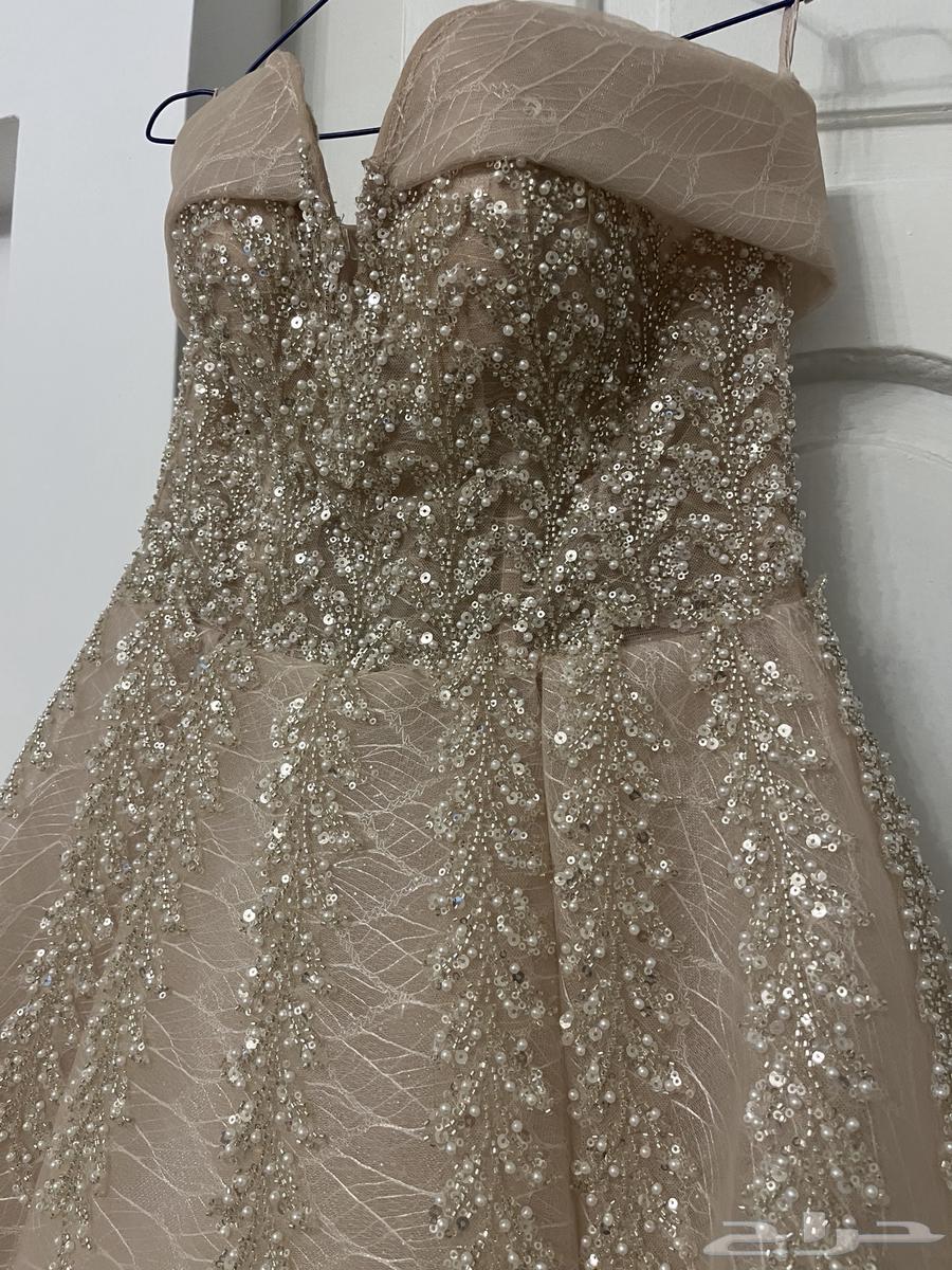 Hello, I have dresses64416994724611110